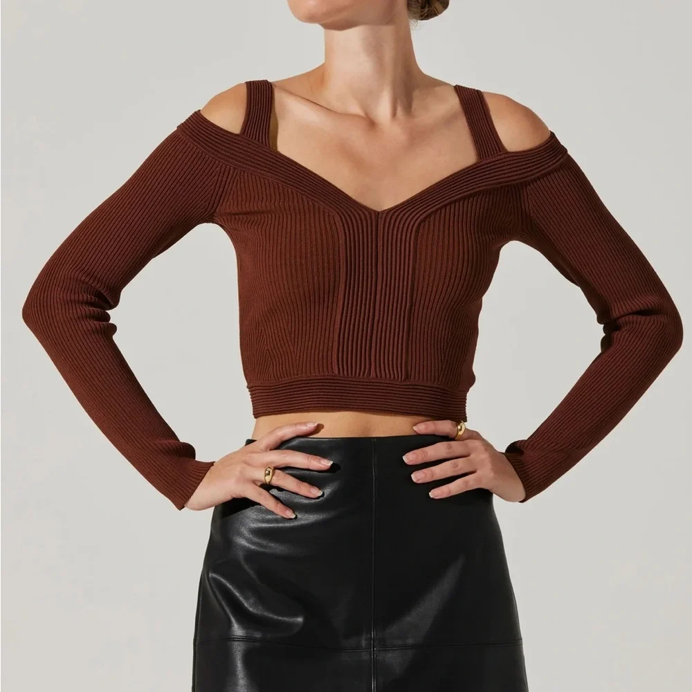 ASTR THE LABEL PACEY RIBBER COLOR SWEATER NWT